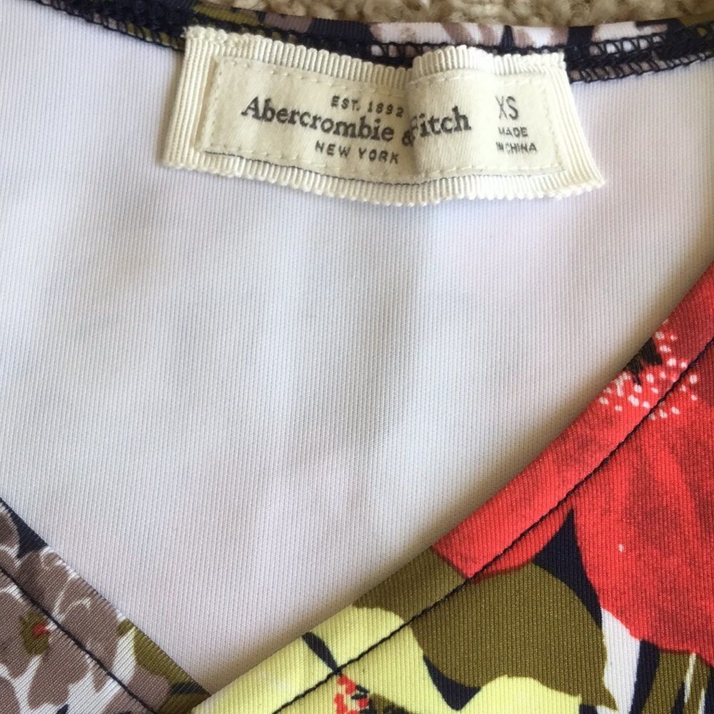 NWOT [Abercrombie & Fitch] Floral 2-Piece - XS/S - Picture 4 of 6